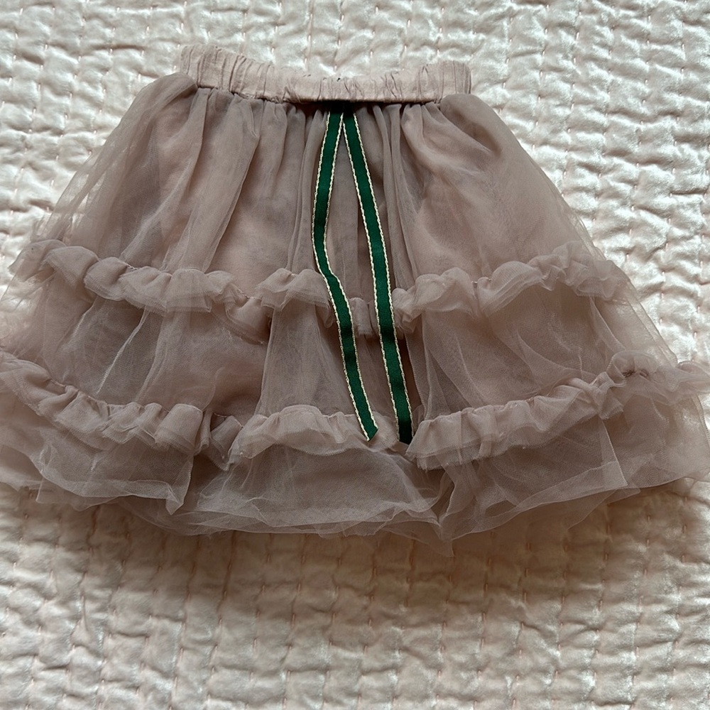 Petit Maison Kids very cute skirt tule, color dust pink. Excellent condition.